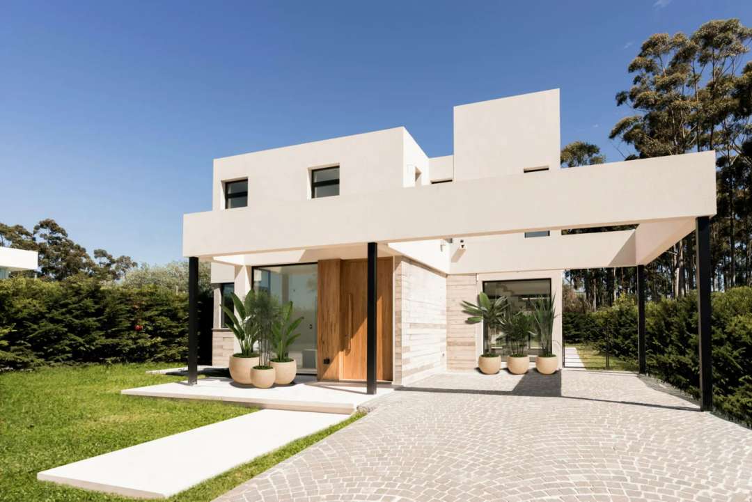 Refugios de Luz y Materia: El habitar cálido de Julieta Wolcan en Villa el Tala