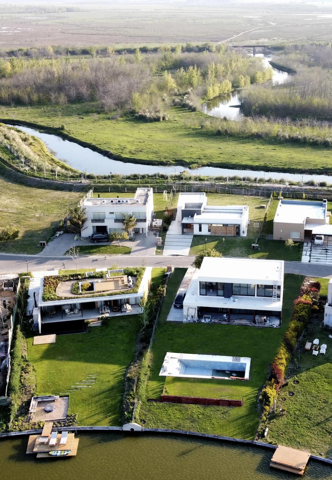 Estudio Simbiosis: Transformando la Arquitectura en Experiencias Sensoriales