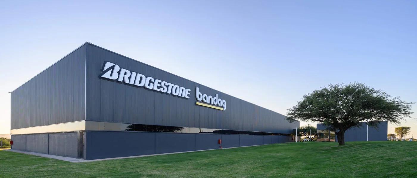 Nueva Planta de Recapado y Oficinas de Bridgestone en Córdoba: Un Proyecto Integral de ONO Arquitectos