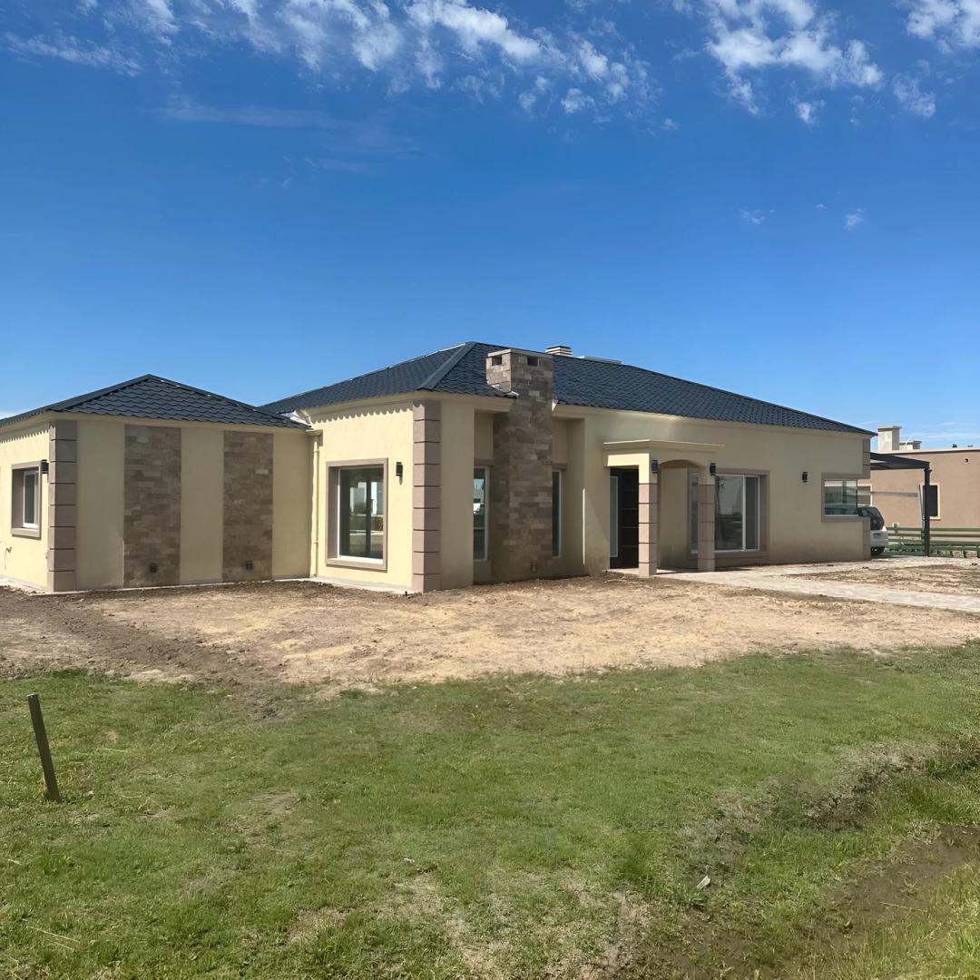 Casa Dreams: La Materialización de Sueños Arquitectónicos en Fincas de San Vicente