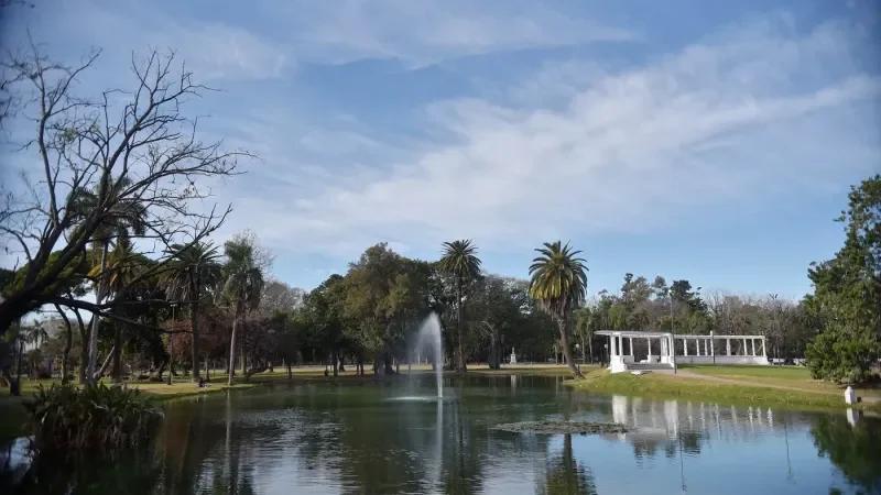 La Plata: estudiarán los sedimentos del lago del Parque Saavedra antes de iniciar el dragado