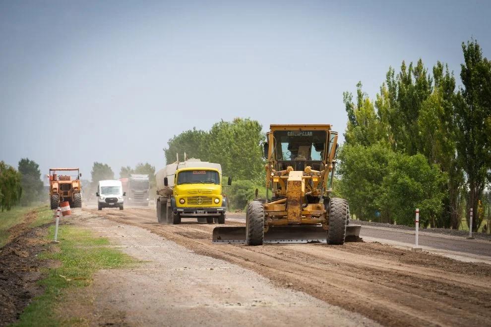Misiones avanza en la pavimentación de la RP 15 y Córdoba repavimenta la RP 6