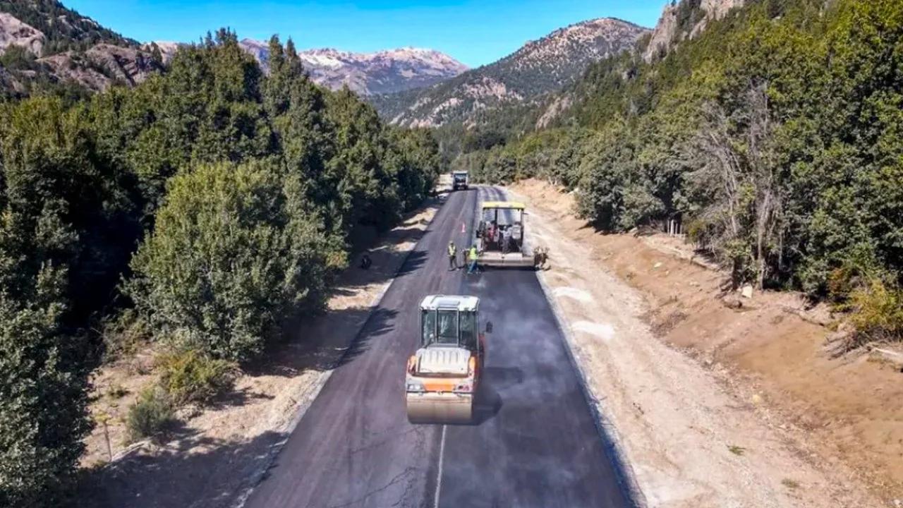 Neuquén repavimenta la Ruta Provincial 65 e integra dos lagos al circuito turístico patagónico
