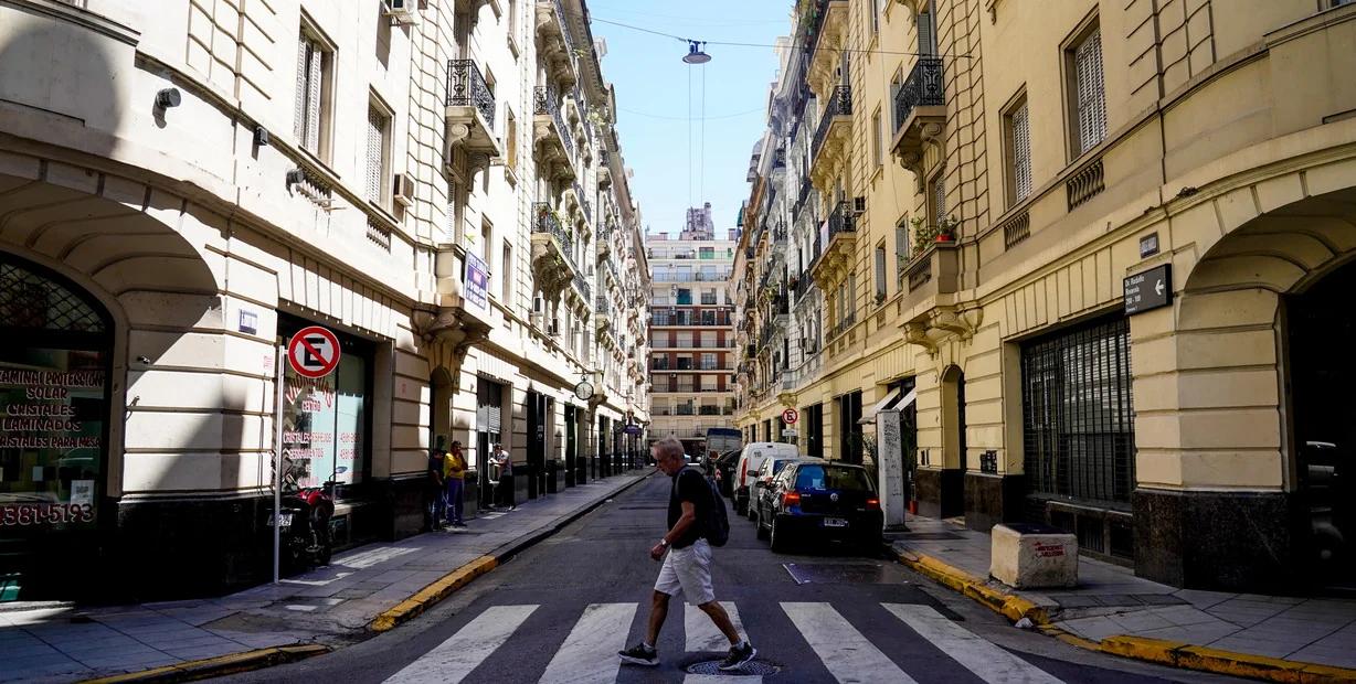 Pasaje Rivarola: patrimonio arquitectónico y resistencia en el mercado del Microcentro porteño