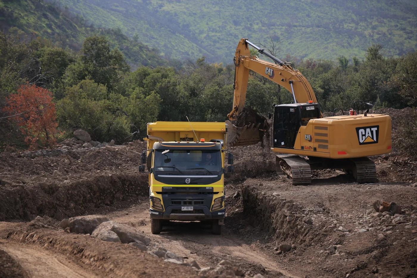 MOP retira 7 mil metros cúbicos de material en la Quebrada Honda tras aluvión
