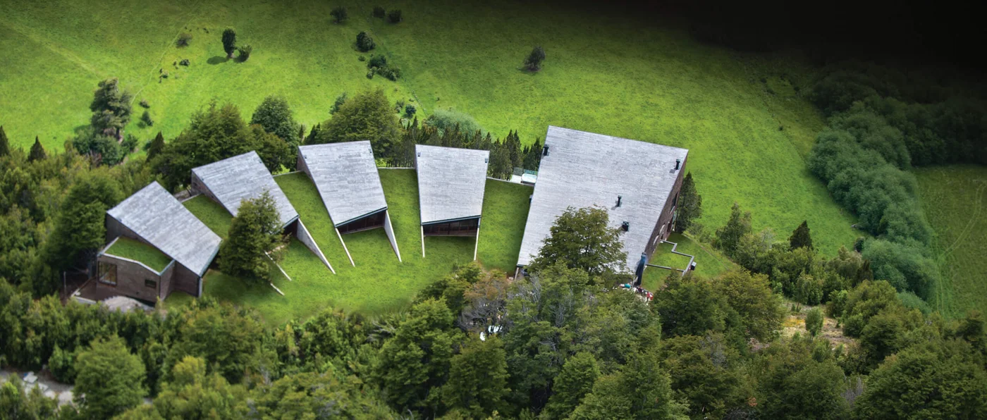 Uman Lodge Futaleufú: Un Refugio Arquitectónico en Armonía con la Naturaleza
