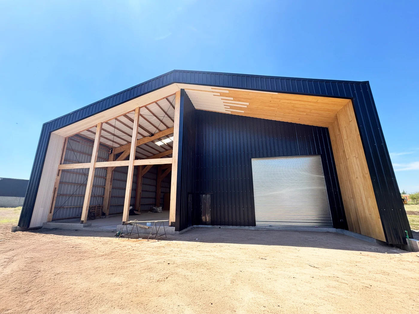 Galpón NH172: La madera como protagonista de la nueva arquitectura industrial argentina