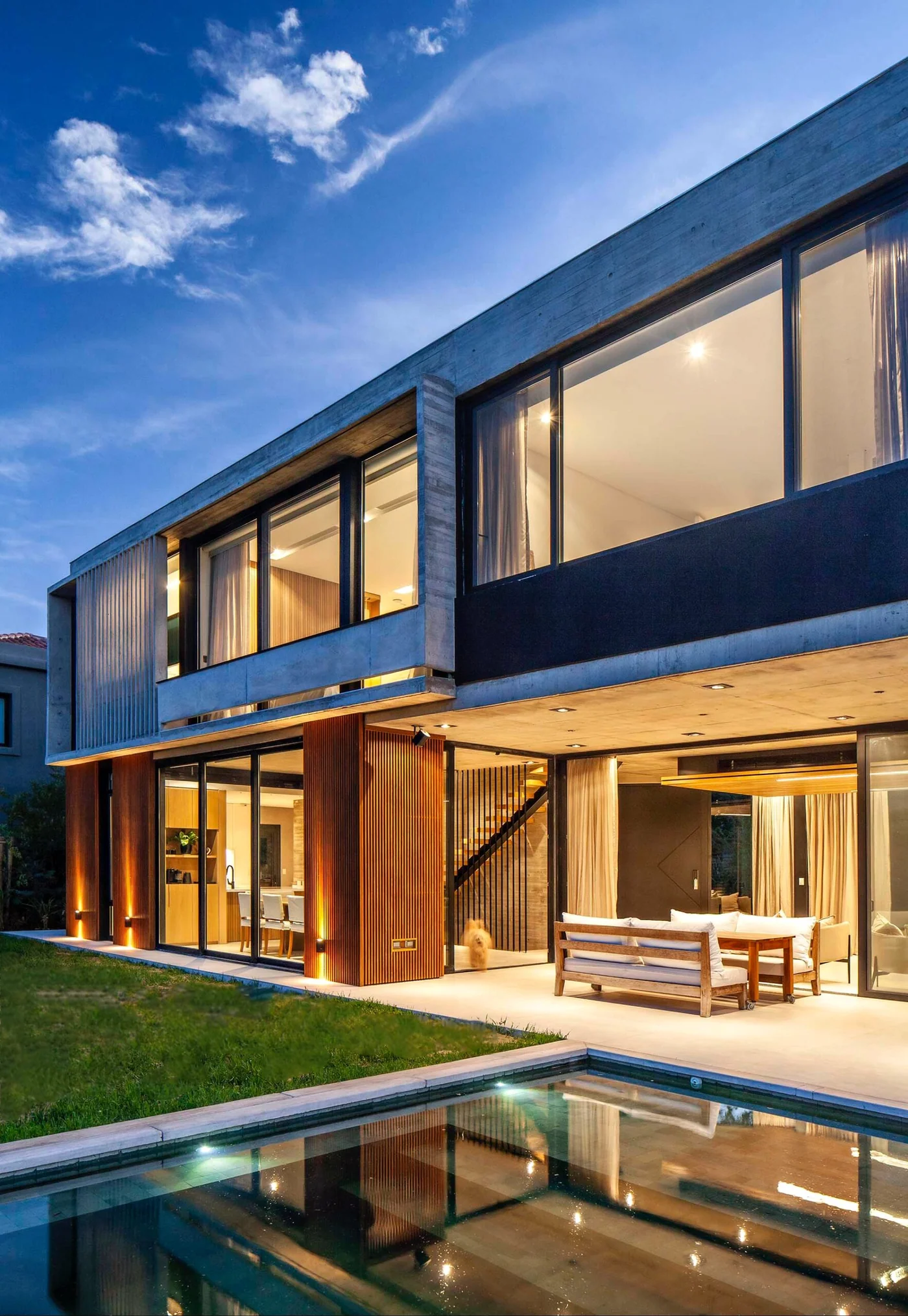 Casa Ayres: Una Residencia que Combina Funcionalidad y Elegancia