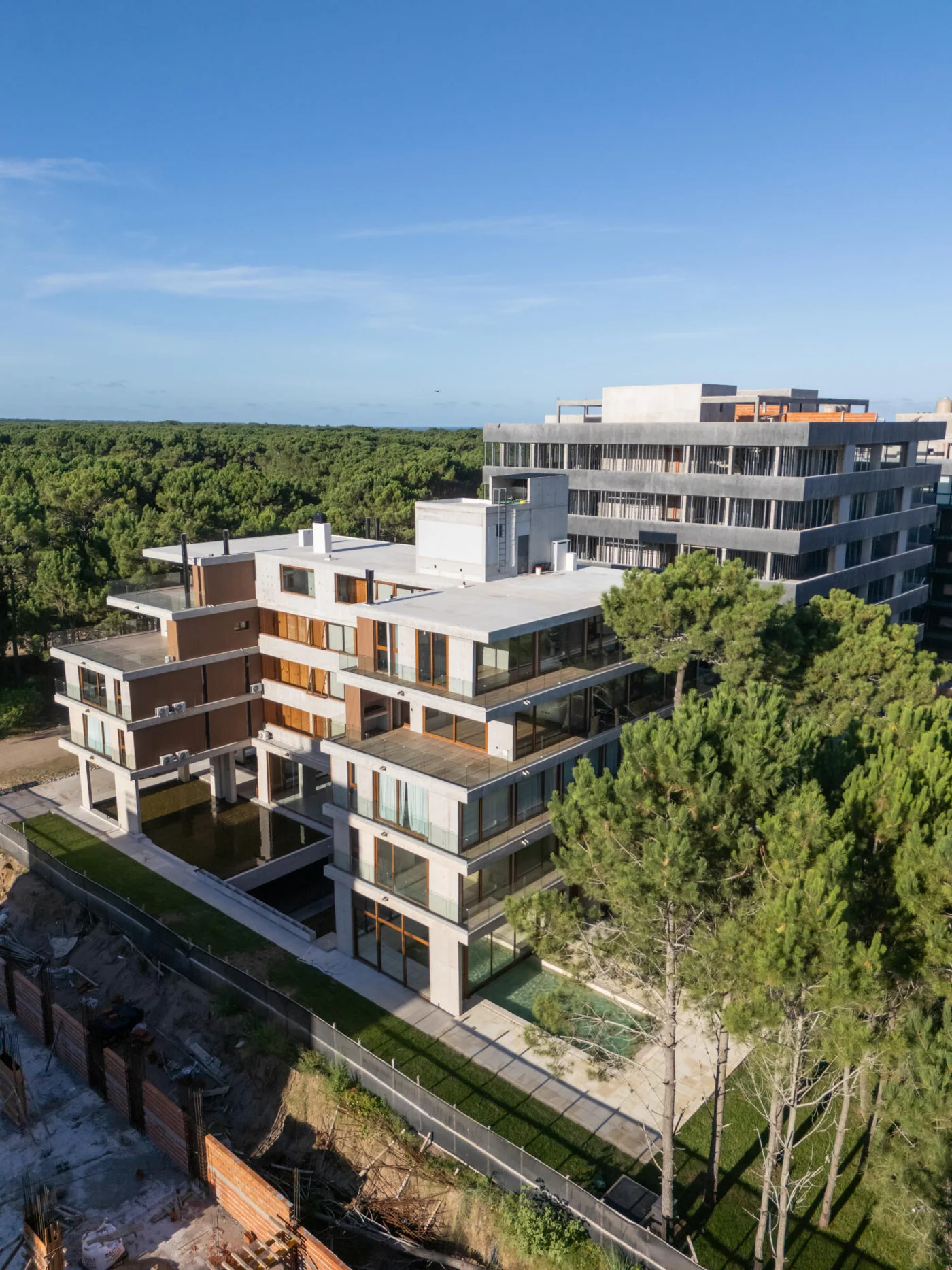 Green Point: Una Declaración de Arquitectura Boutique entre el Bosque y el Mar