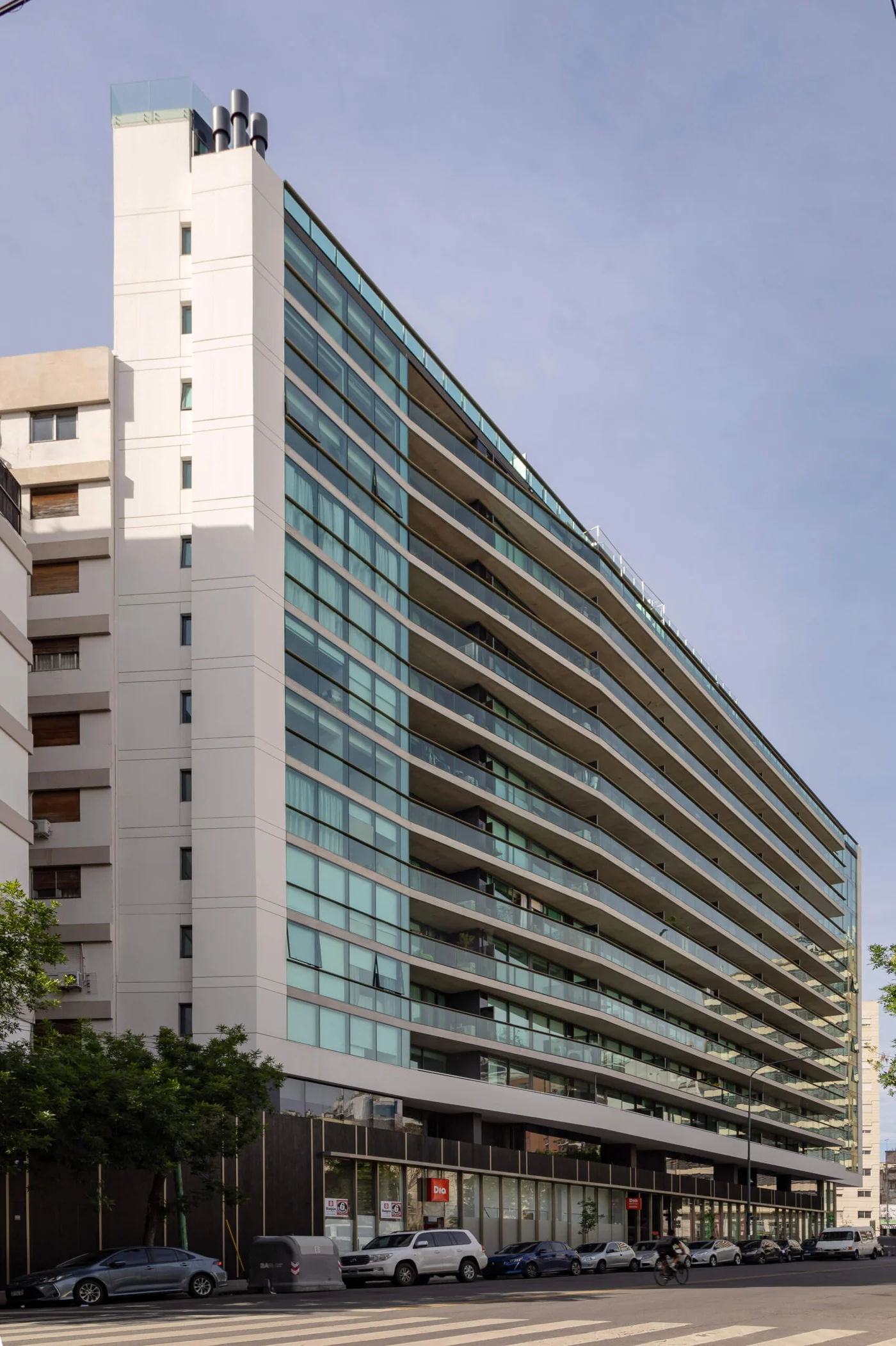 Be Plaza: La Síntesis Arquitectónica entre Lujo y Modernidad en el Norte de la Ciudad