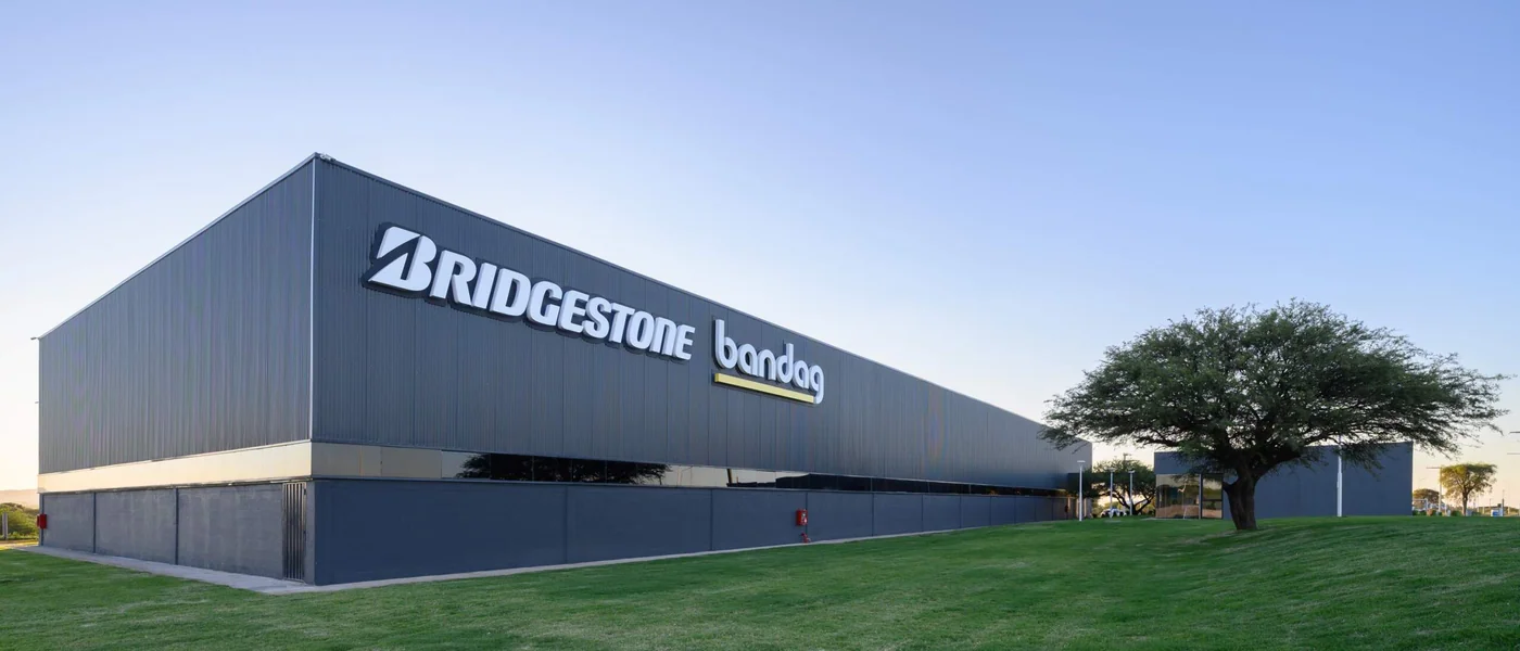 Nueva Planta de Recapado y Oficinas de Bridgestone en Córdoba: Un Proyecto Integral de ONO Arquitectos