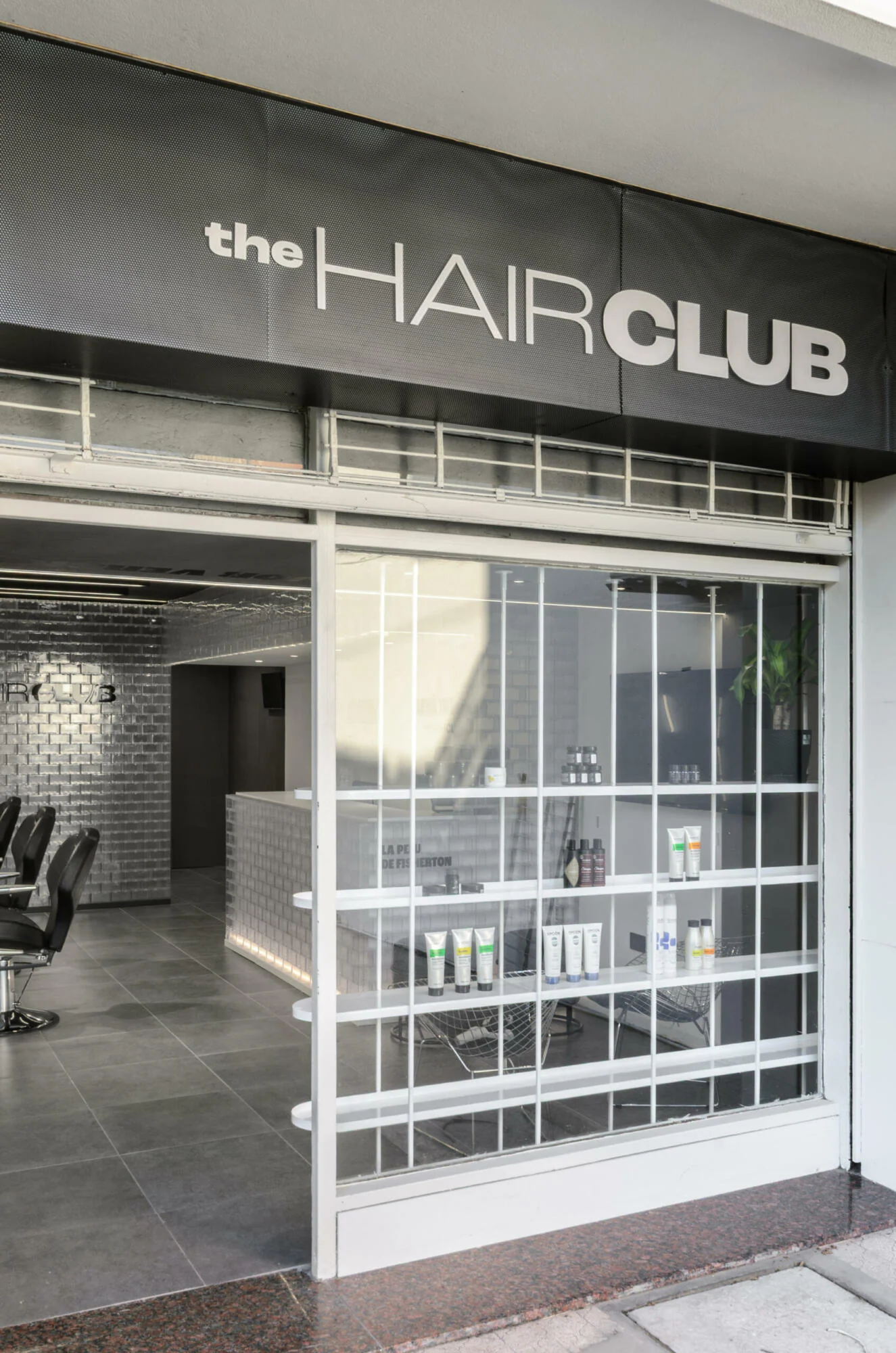 Arquitectura de Ladrillos Translúcidos: La Reinvención de la Luz en Fisherton