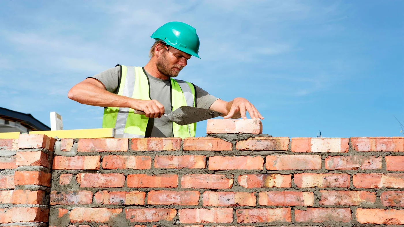 Cuánto cobran los oficios de la construcción en Noruega, según un albañil español emigrado