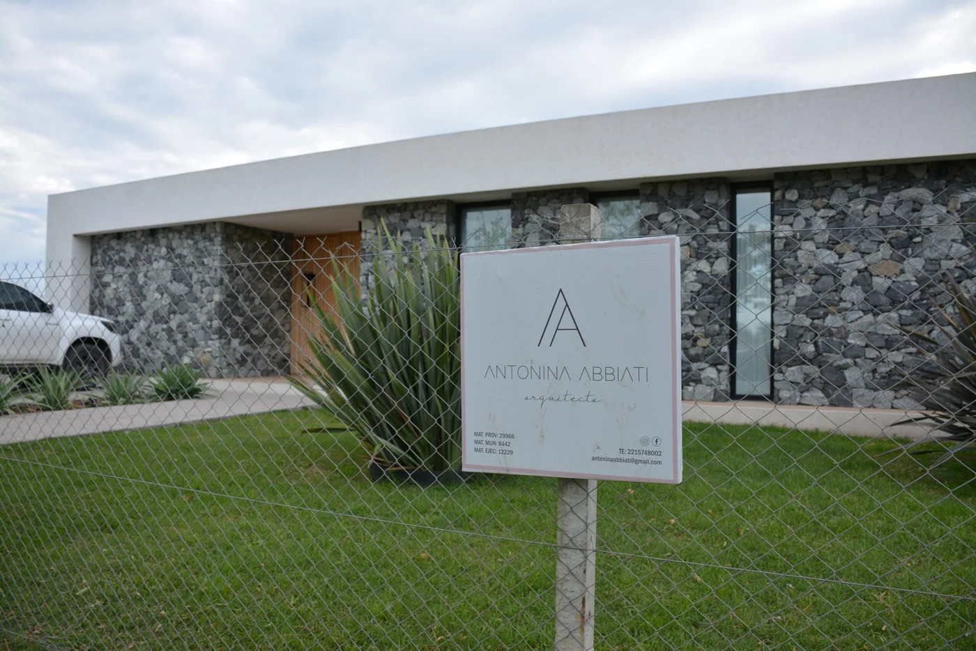 Casa A+N: un refugio contemporáneo entre la piedra, la luz y el paisaje