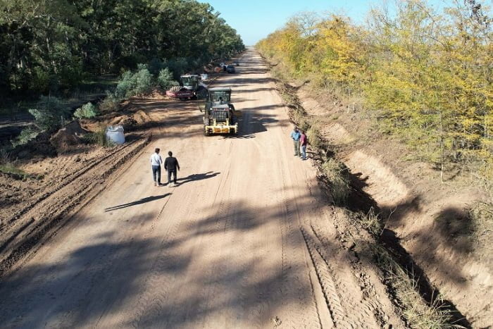 Mejoras en Caminos Rurales de Navarro que aportan a la educación