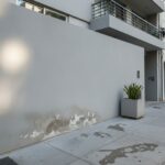 El Silencioso Deterioro: Cómo la Humedad Mina la Resistencia de Nuestras Casas