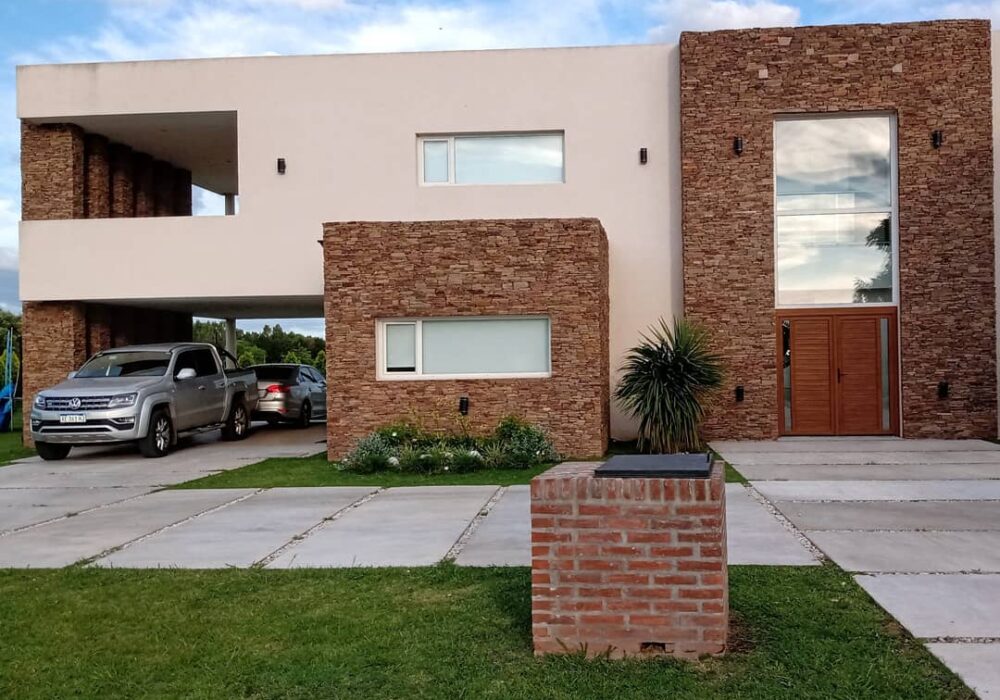 WhatsApp Image 2025-09-10 at 19.37.00